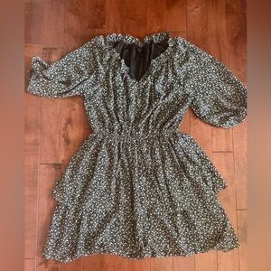 NWOT Wishlist Black and White Floral Long Sleeve Dress